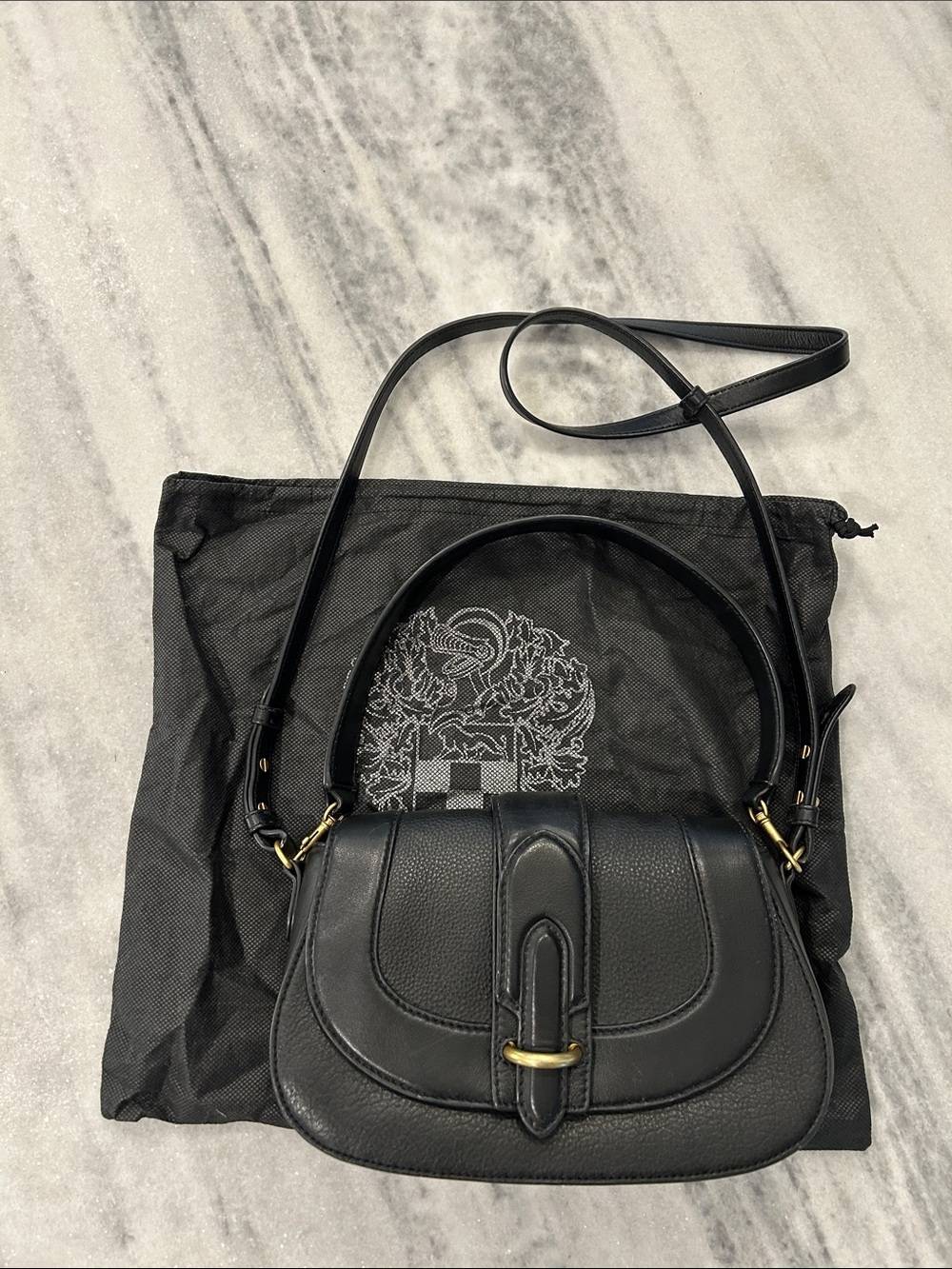 Vince Camuto McKay Crossbody Purse Bag Leather Black Magnetic Closure